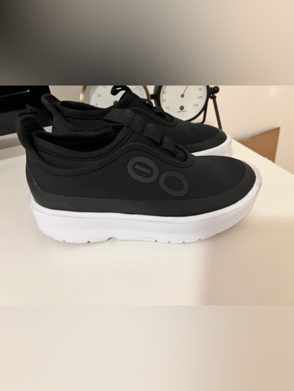 Oofos New Sample OOFOS OOmg Sport LS recovery shoes in black - Picture 7 of 10